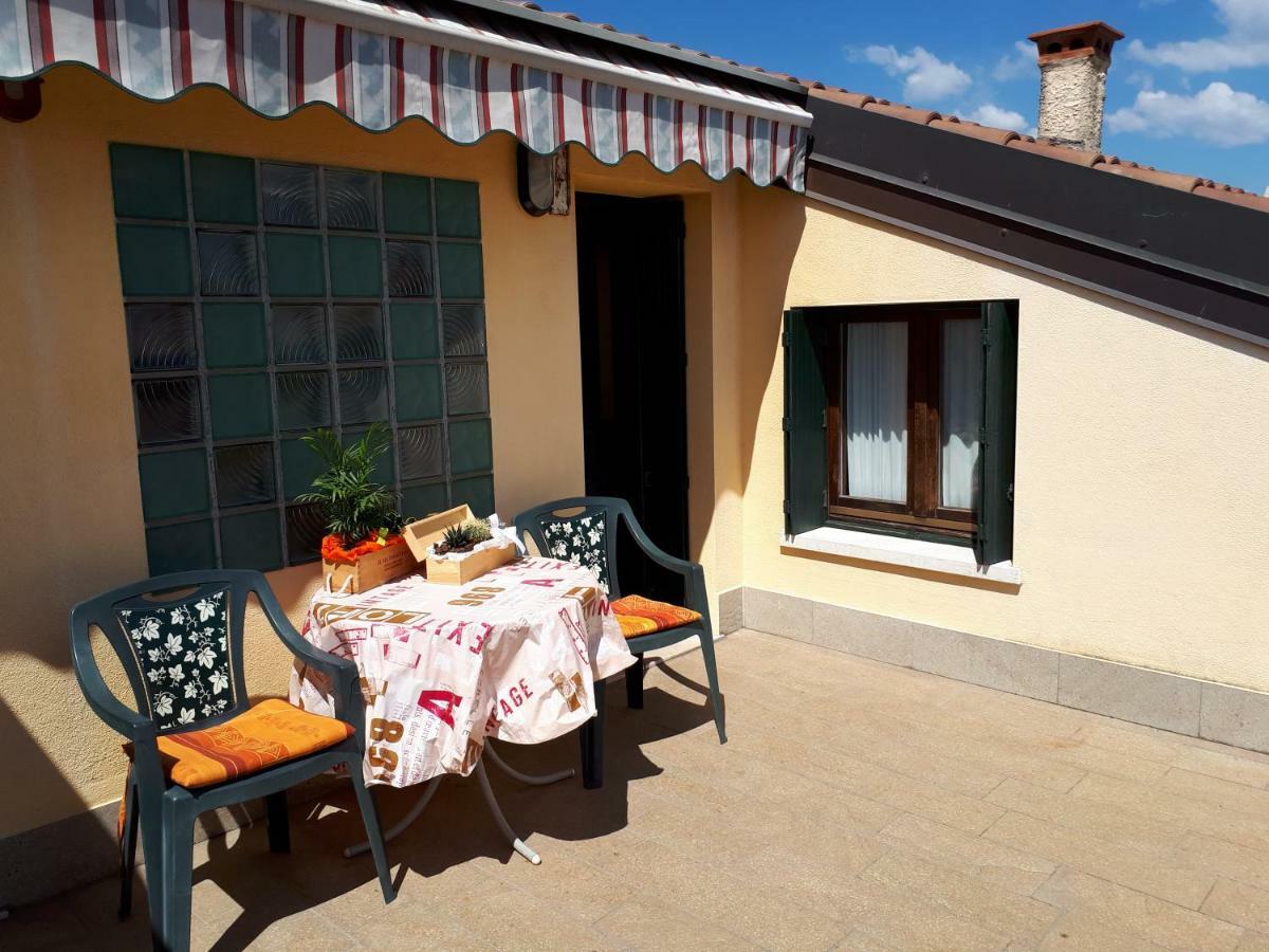 Apartamento Casa Madonnina Dossobuono Exterior foto